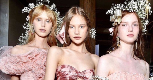 Instagram/ @wedluxe Modelos do desfile da grife Rodarte na semana de moda de Paris