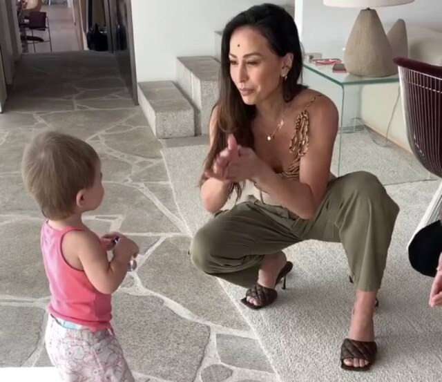 Instagram/@sabrinasato A apresentadora Sabrina Sato e a filha Zoe.