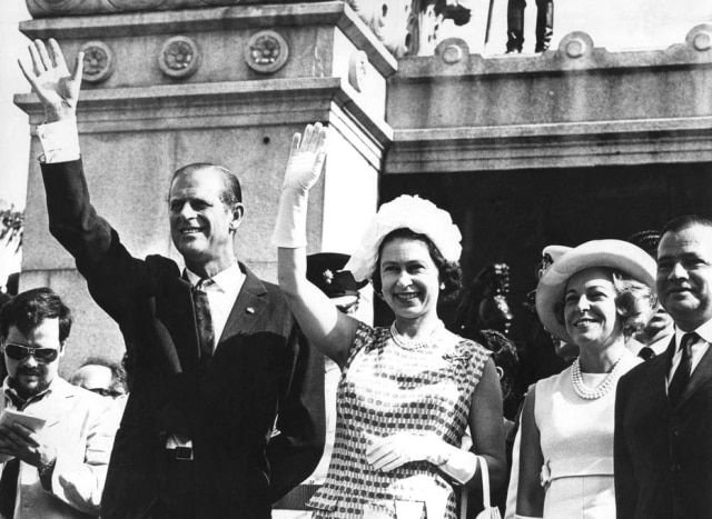  A rainha Elizabeth II e o príncipe Philip visitam o Museu do Ipiranga, São Paulo, SP, 06/11/1968.