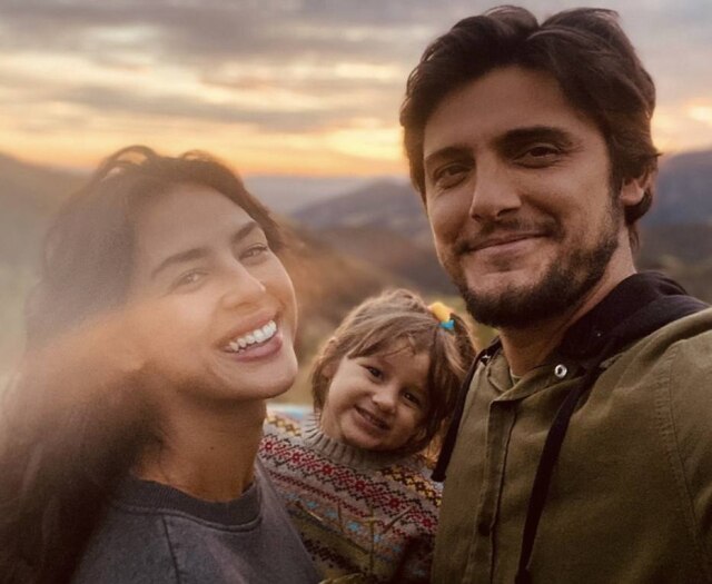 Instagram/@yannalavigne Os atores Yanna Lavigne e Bruno Gissoni, com a filha mais velha Madalena