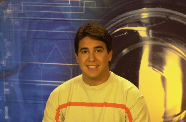 Gianne Carvalho/Globo André Marques como apresentador do 'Video Show' em 2002.