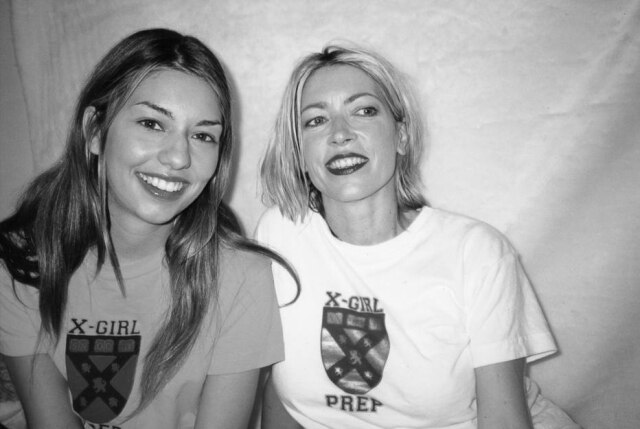 Divulgação Sofia Coppola e Kim Gordon, na época da marca X-Girl.