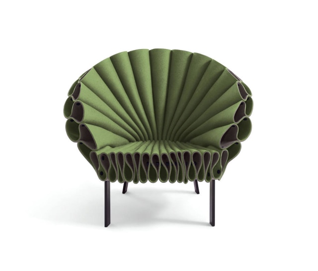 Studio Dror A poltrona Peacock, da Cappellini, criada pelo designer Dror Benshetrit