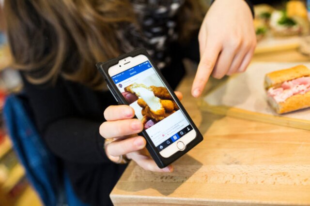 Credit Stefania Curto/ The New York Times O Instagram, feito por um grupo de amigas, tem quase 140 mil seguidores