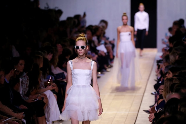REUTERS/Gonzalo Fuentes A estreia de Maria Grazia Chiuri na Dior foi um dos acontecimentos de 2016.