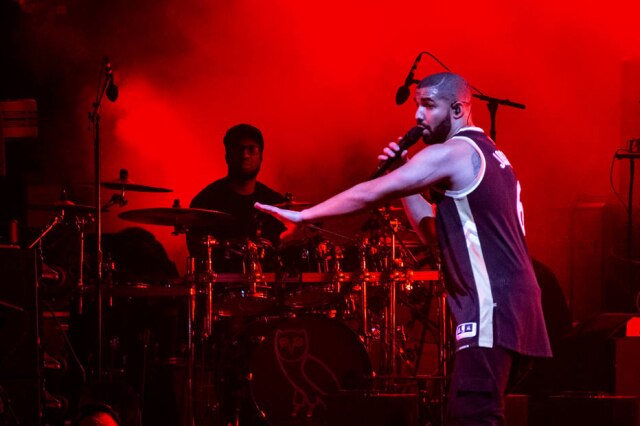 J. Adam Huggins/The New York Times O rapper Drake bancou R$ 32 mil em compras para uma faxineira de um resort de luxo em Miami