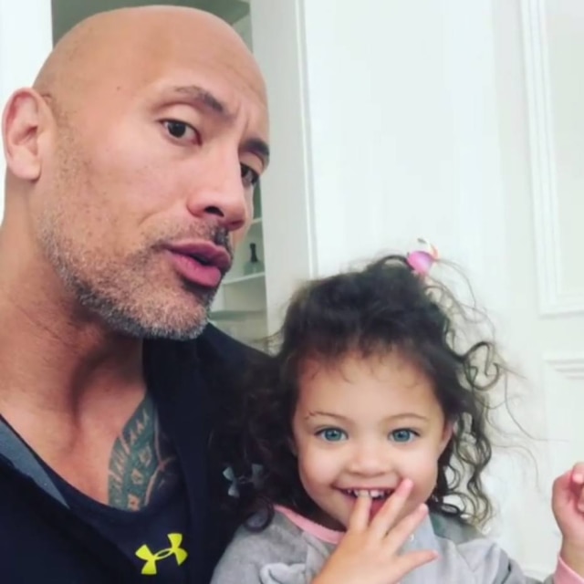 Instagram/@therock O ator Dwayne Johnson postou vídeo no Instagram com sua filha fazendo uma homenagem ao Dia Internacional da Mulher