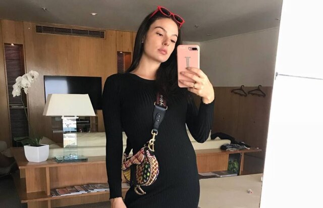 Instagram / @isisvalverde Isis Valverde está esperando o primeiro filho.