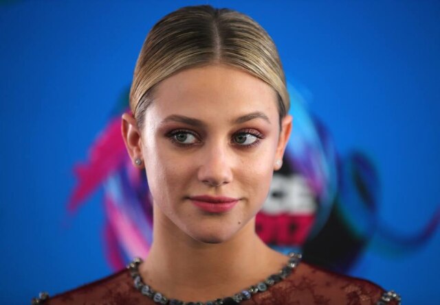Mike Blake/Reuters Lili Reinhart, atriz de 'Riverdale'.