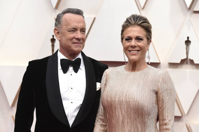 Jordan Strauss/Invision/AP O ator Tom Hanks e a esposa, Rita Wilson, na cerimônia do Oscar em fevereiro.