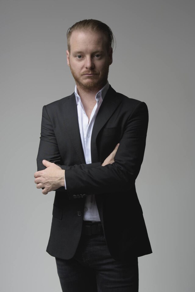 divulgação O designer catarinense Jader Almeida que lança nova coleçaõe esta semana em São Paulo