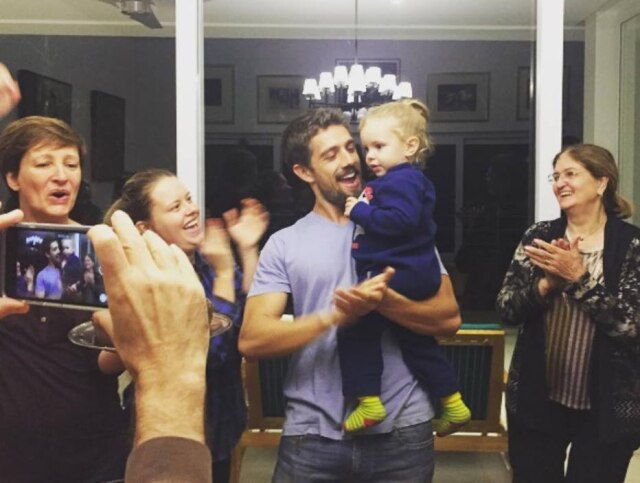 Reprodução/Instagram Rafael Cardoso e sua filha Aurora.