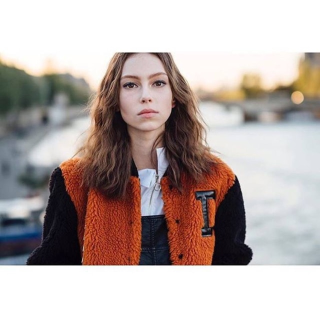 Reprodução/Instagram Lorena Maraschi é queridinha de estilistas internacionais