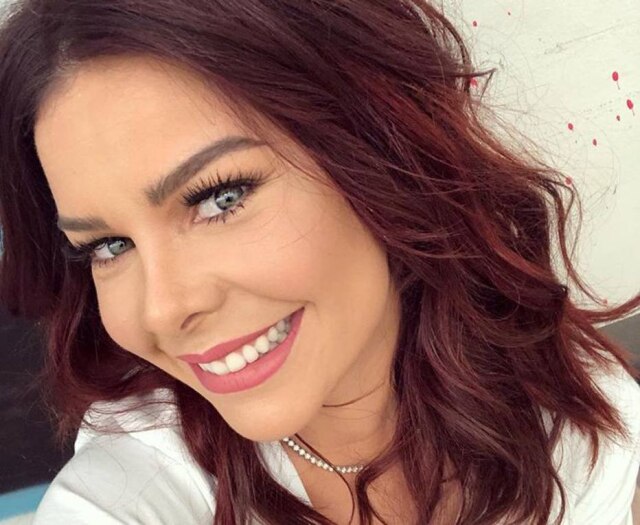 Instagram.com/fernandasouzaoficial A aprentadora do programa 'Vai, Fernandinha!' lançou três cores de batom