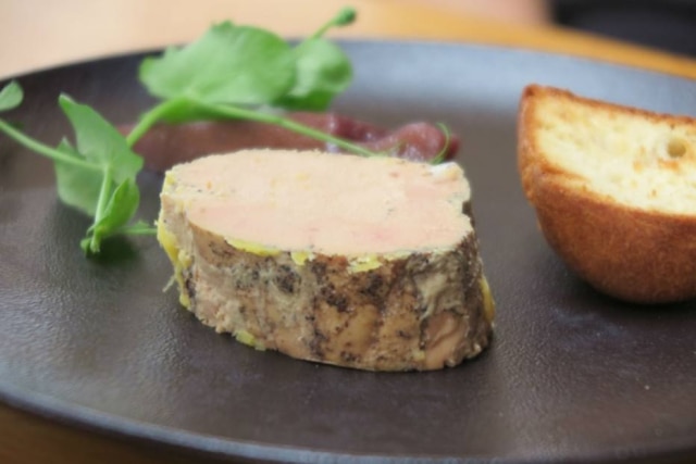 Patrícia Ferraz|Estadão Ponto alto do menu no La Terrasse é o o foie gras com brioche e pera cozida em vinho