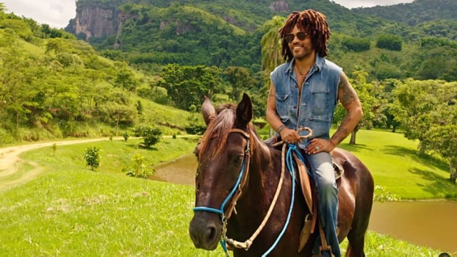 Reprodução/Youtube Lenny Kravitz exibiu sua fazenda do Rio de Janeiro em um vídeo no Youtube