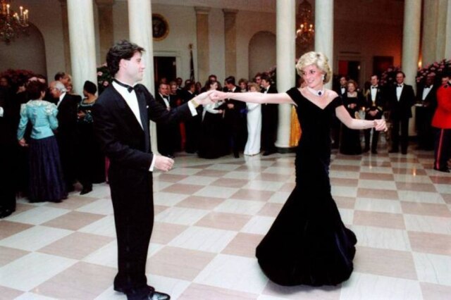 The Ronald Reagan Presidential Library Princesa Diana e John Travolta em 1985.