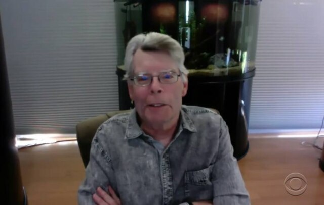 Captura de tela do 'The Late Show' (2020) / CBS TV O escritor Stephen King