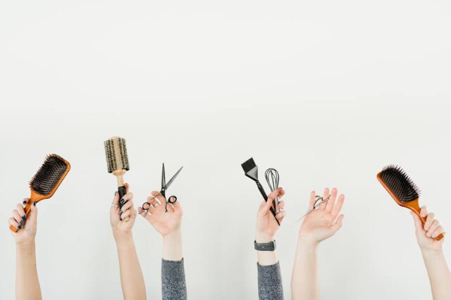 Adam Winger/ unsplash Um tribunal indiano ordenou que um salão de beleza pague em torno de 271 mil dólares em indenização a uma modelo por um corte de cabelo malfeito.