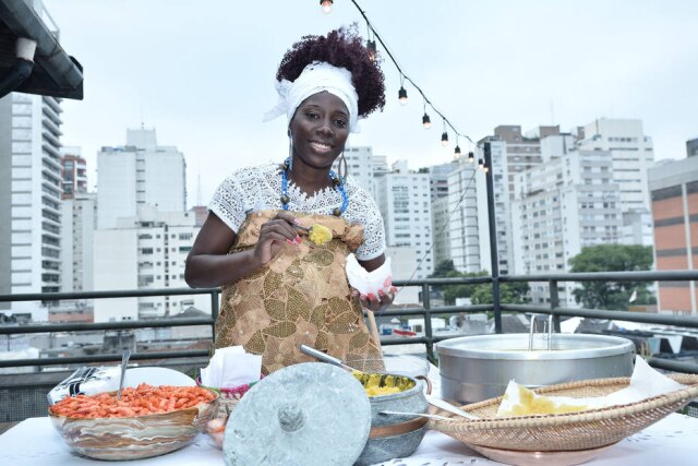 Iara Morselli/ ESTADÃO O Ofício das Baianas do Acarajé abrange desde a preparação até a venda do prato.
