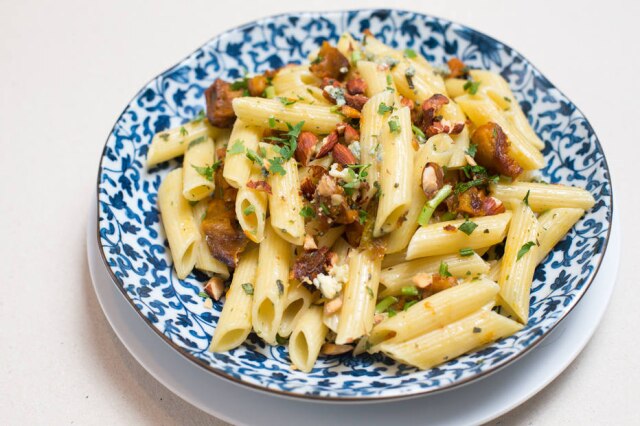 Tiago Queiroz/Estadão Penne com abóbora, gorgonzola e pecan agridoce.