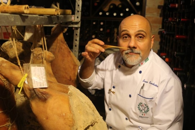 Nilton Fukuda|Estadão O chef do Friccò, Sauro Scarabotta