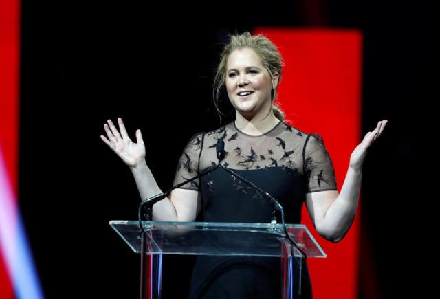 Steve Marcus/Reuters A atriz Amy Schumer deixou gorjeta de 500 dólares para uma garçonete em restaurante dos Estados Unidos.