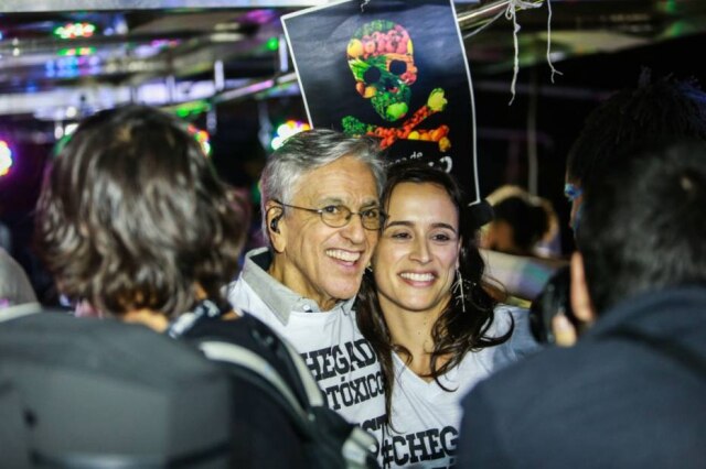 Apoio. Caetano Veloso e Bel Coelho na Virada Cultural