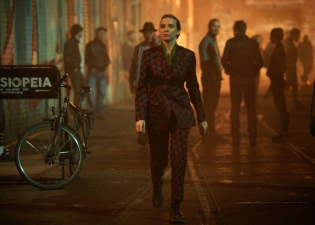 BBC America O terno estampado é Dries Van Noten