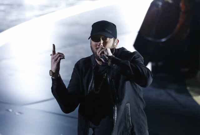 Mario Anzuoni/Reuters O rapper Eminem durante aprensentação do Oscar em fevereiro de 2020.