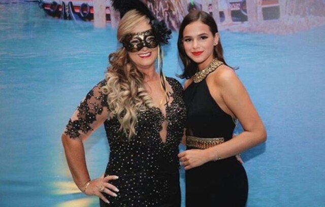 Reprodução/ Instagram Nadine e Bruna na festa da última segunda-feira, 16