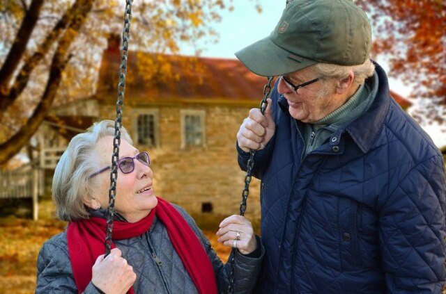 Pixabay Momento descontraído e engraçado entre casal de idosos ganha Internet e é associado a #relationshipgoals