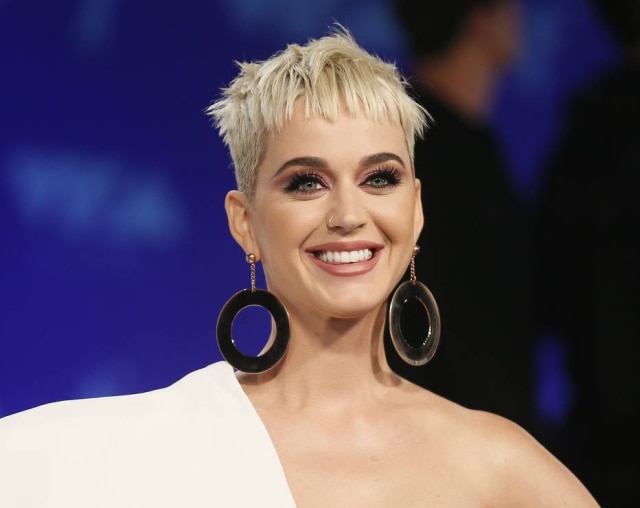 Danny Moloshok/Reuters Katy Perry invadiu festa de casamento que ocorria no mesmo hotel em que ela estava hospedada.