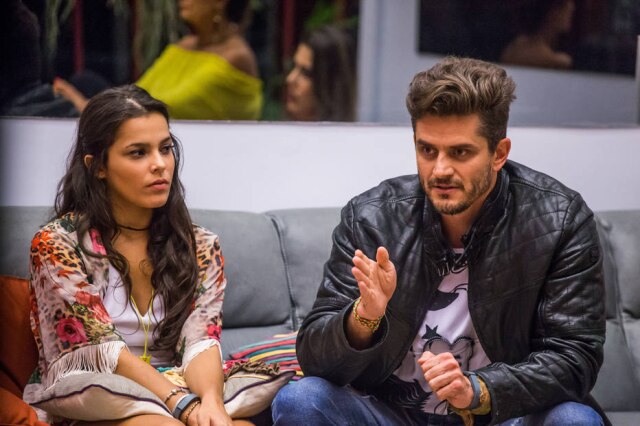 PAULO BELOTE/GLOBO Emilly e Marcos; expulsão levou à discussão sobre relacionamento