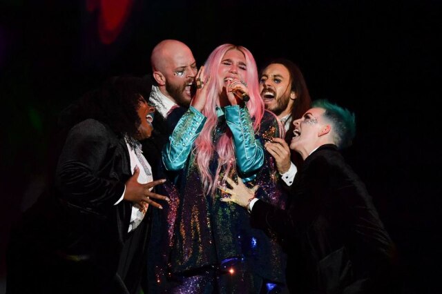 AFP Photo/ Ben Stansall Kesha se apresenta no MTV Europe Music Awards (EMA)