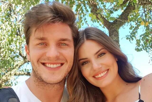 Instagram / @camilaqueiroz Klebber Toledo e Camila Queiroz