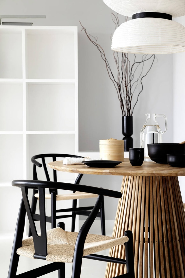 Elton Rocha Projeto do espanhol Sébastien Robert valoriza peças com design simples e linhas retas. Além de uma clara fusão do estilo japonês e escandinavo