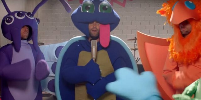 Reprodução/Twitter Maroon 5 faz clipe paródia de 'Pokémon Go'.