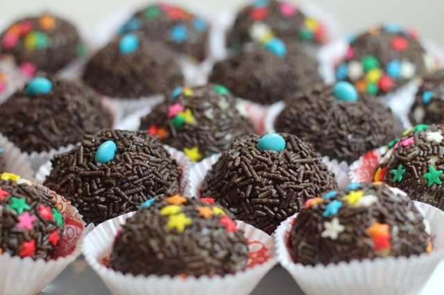 Pixabay Melissa vende seus brigadeiros por R$ 2,50 na região da Berrini, em São Paulo