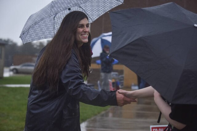 Jahi Chikwendiu /The Washington Post via AP A candidata democrata Danica Roem se tornou a primeira transexual a ser eleita legisladora nos Estados Unidos