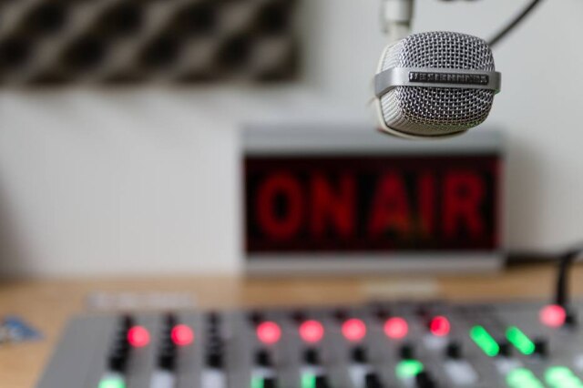 Pixabay/3910743 Apresentador de rádio em Caruaru pediu ajuda aos ouvintes após emissora ser assaltada durante programa ao vivo