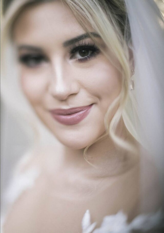 Somos Fratelli/Imagem cedida pelo fotógrafo A youtuber Nina Santina usou o batom pela primeira vez durante seu casamento