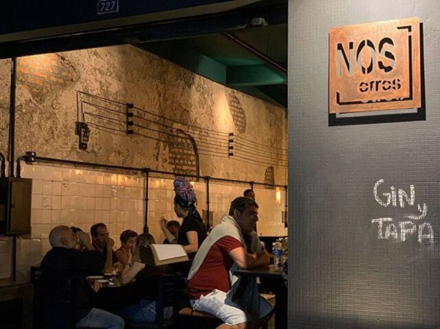 Nos'Otros Fachada. Novo bar com inspiração ibérica