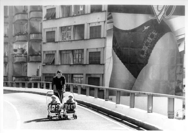 Clóvis Ferreira/Estadão Minhocão usado como área de lazer nos fins de semana em 28/5/1990.
