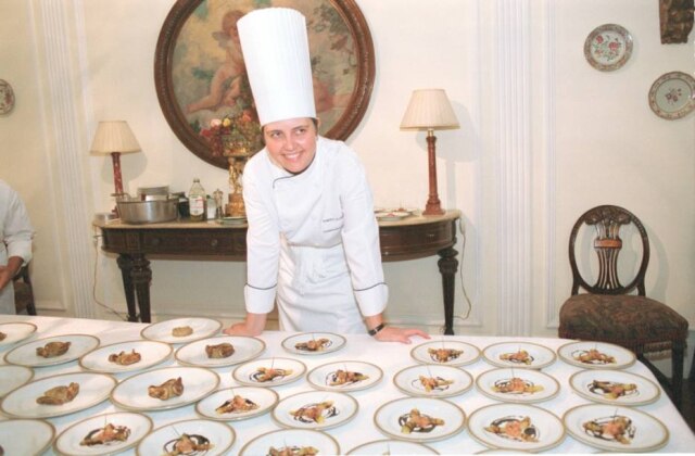 Veronica Campos|Estadão Roberta em foto tirada em 2001, quando era chef de cozinha do Palácio do Alvorada