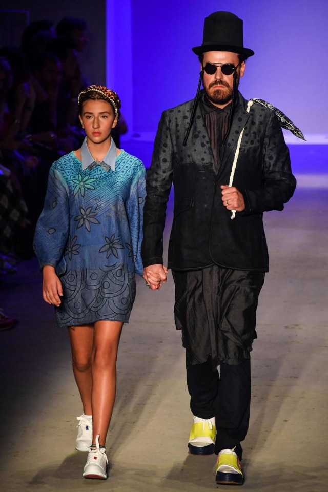 Nelson Almeida/AFP Looks da coleção de Ronaldo Fraga desfilada na 46ª edição da São Paulo Fashion Week
