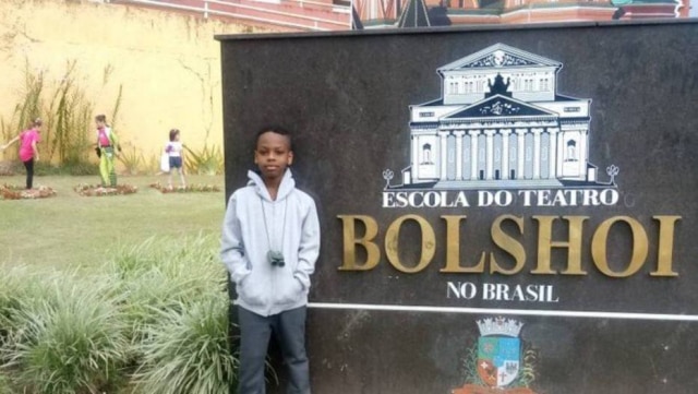 Divulgação O brasileiro Jonathan de Araújo, de nove anos, sonha em estudar balé no Bolshoi.