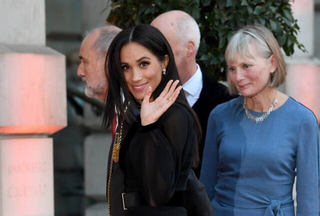 EFE/Facundo Arrizalabaga Meghan Markle chegando na exposição 'Oceania' na Academia Real de Artes, em Londres.