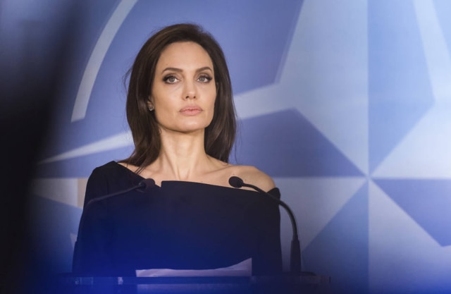 AP Photo/ Geert Vanden Wijngaert Angelina Jolie, enviada especial para o Alto Comissariado das Nações Unidas para os Refugiados, na sede da Otan, em Bruxelas, em 31 de janeiro de 2018