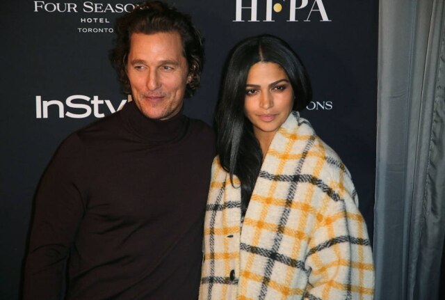 REUTERS/Chris Helgren O ator Matthew McConaughey e a modelo Camila Alves no Festival Internacional de Toronto, no Canadá.